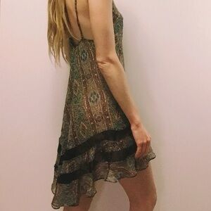 Victoria’s Secret Green & Red Paisley Sheer Slip Size S